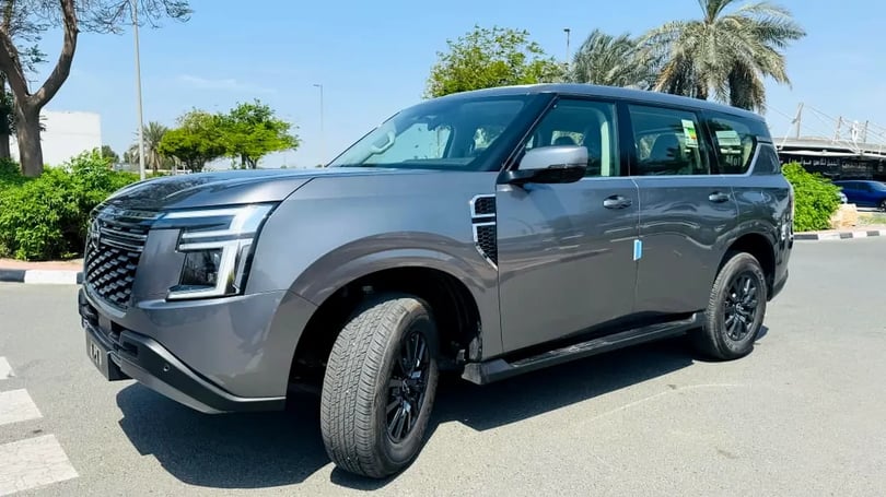 Nissan Patrol (Gri)