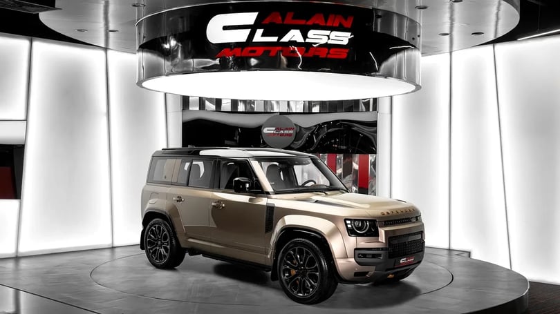 Land Rover Defender (Gold)