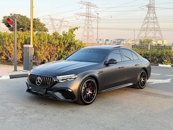 Mercedes E Klasse (Zwart)