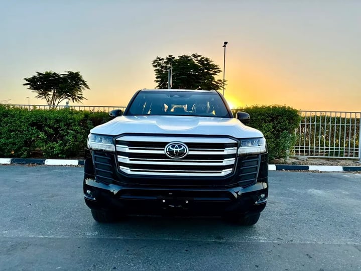 Toyota Land Cruiser (Noir)