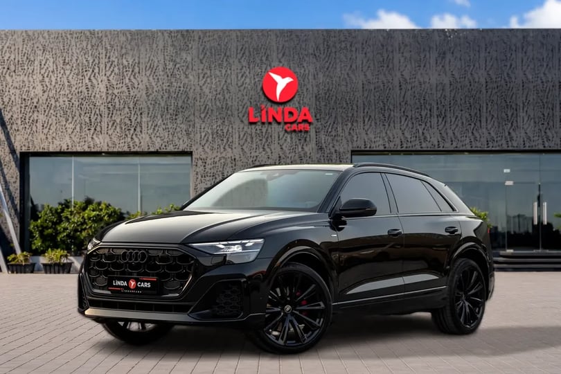 Audi Q8 (Черный)
