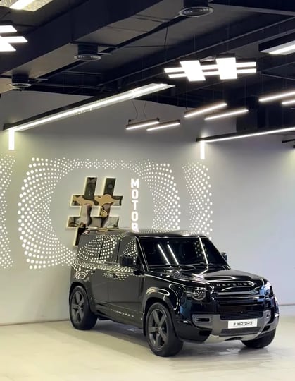 Land Rover Defender (Nero)