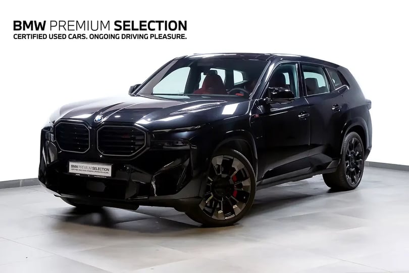 BMW XM (Black)