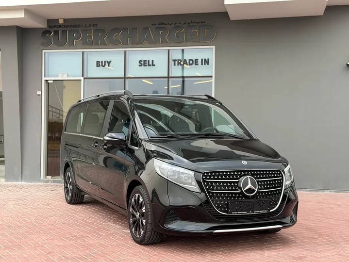 Mercedes V Class (Blue)