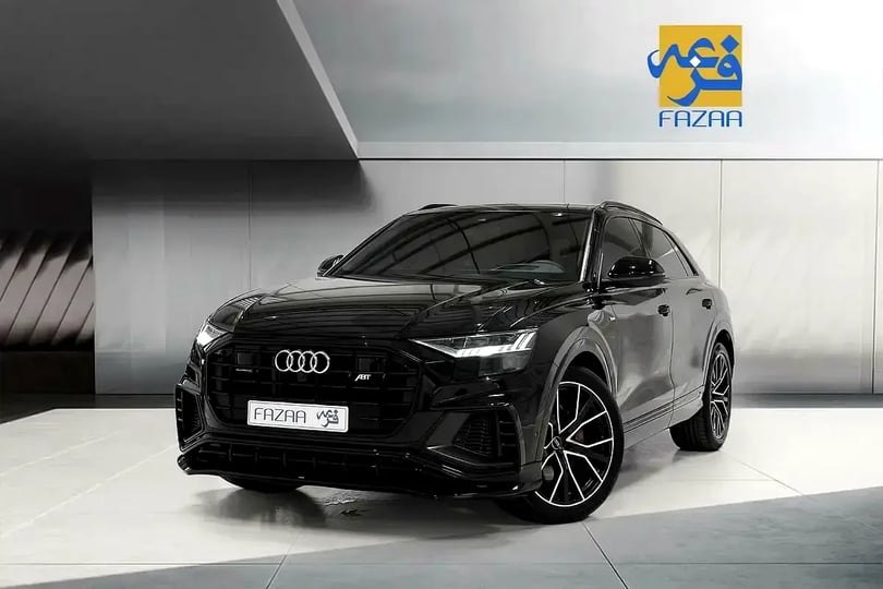 Audi Q8 (Black)