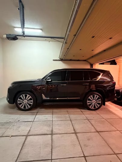 Lexus LX (Nero)