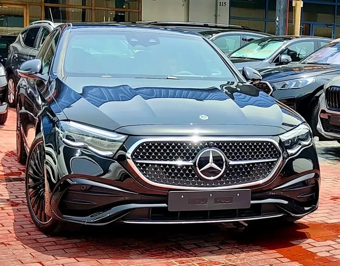 Mercedes E Serisi (Siyah)