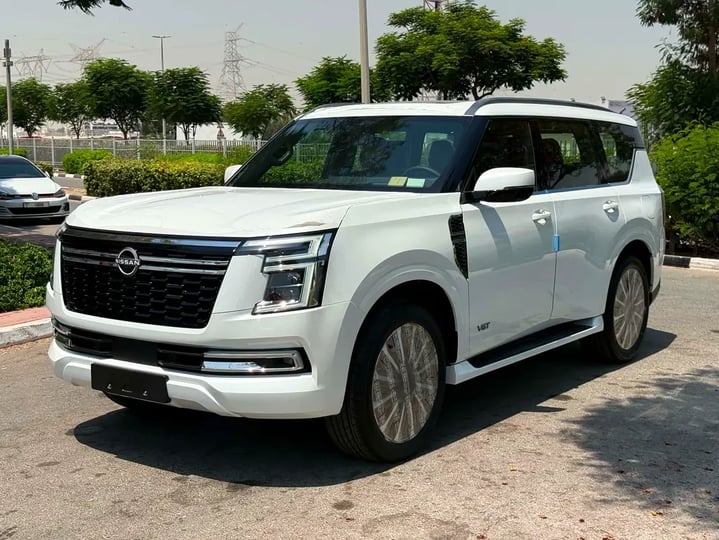 Nissan Patrol (Белый)
