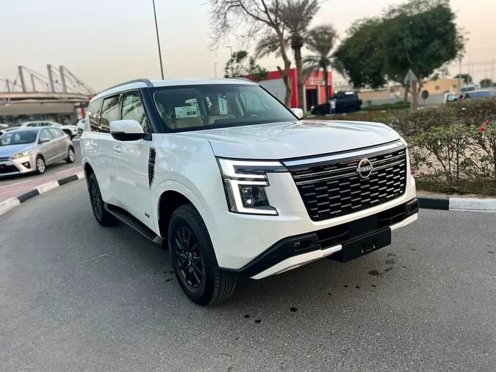 Nissan Patrol (Белый)