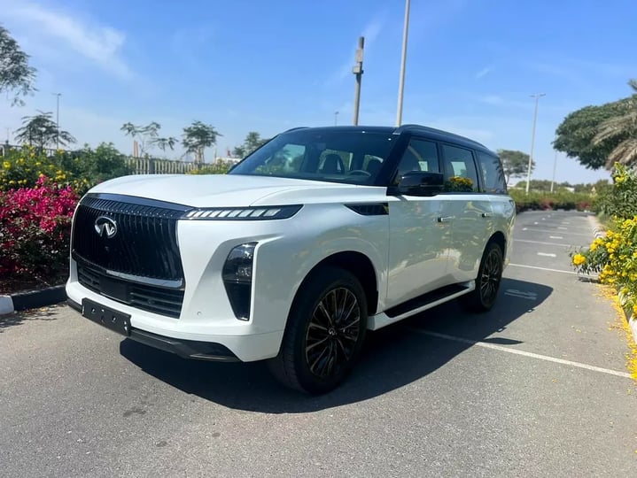 英菲尼迪QX80 (白色)