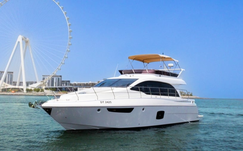 Sky Walker Art 52 ft (16m) te huur in Dubai