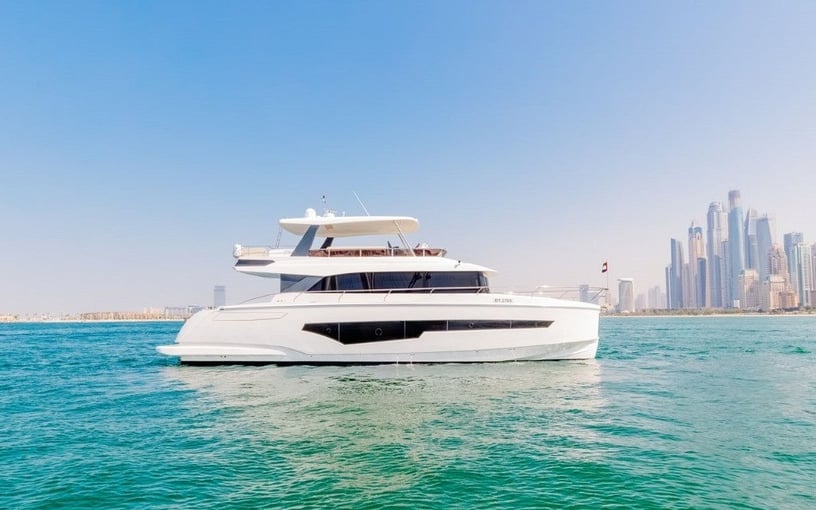 Motorboot Sky Walker Aura 62 ft in Dubai Harbour te huur in Dubai