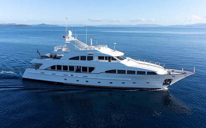 Motorboot Benetti Gallus 115 ft in Dubai Harbour te huur in Dubai