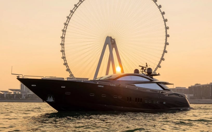 在迪拜 租 Sunseeker Predator EYE 108 英尺 动力船 在Dubai Harbour