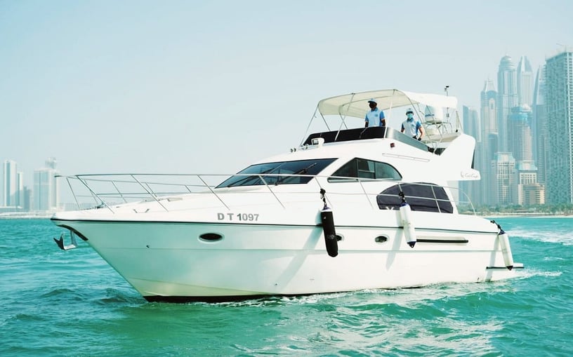 Motorboot Gulf Craft 48 ft in Dubai Harbour te huur in Dubai