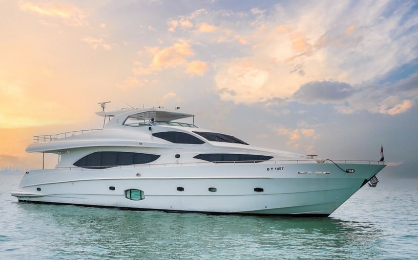 إيجار Majesty with Jacuzzi RS 101 قدم زورق قوي فيDubai Harbour في دبي