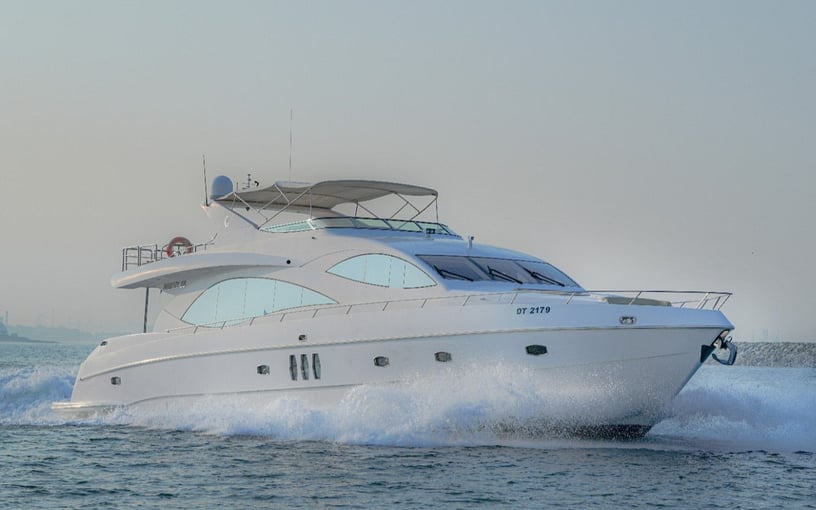 Majesty with Jacuzzi 88 pied Bateau à moteur à Dubai Harbour à louer à Dubai