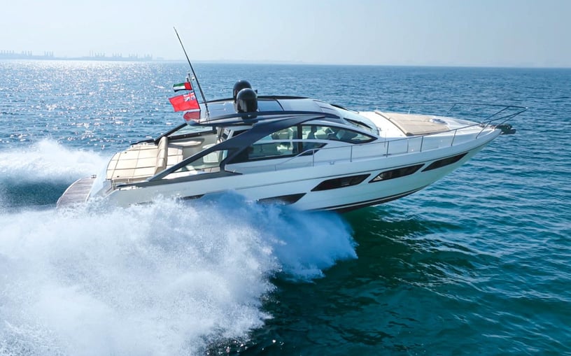 Motorboot Pershing 5X Pearl White 52 ft in Dubai Harbour te huur in Dubai