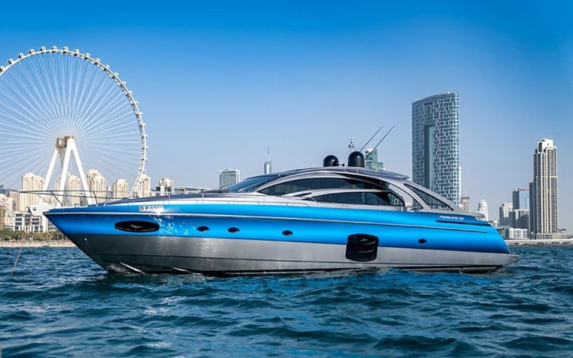 在迪拜 租 Pershing 70 英尺 动力船 在Dubai Harbour