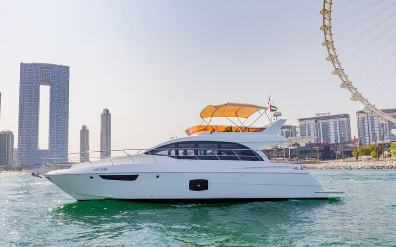 Sky Walker Ace 52 ft (16m) te huur in Dubai
