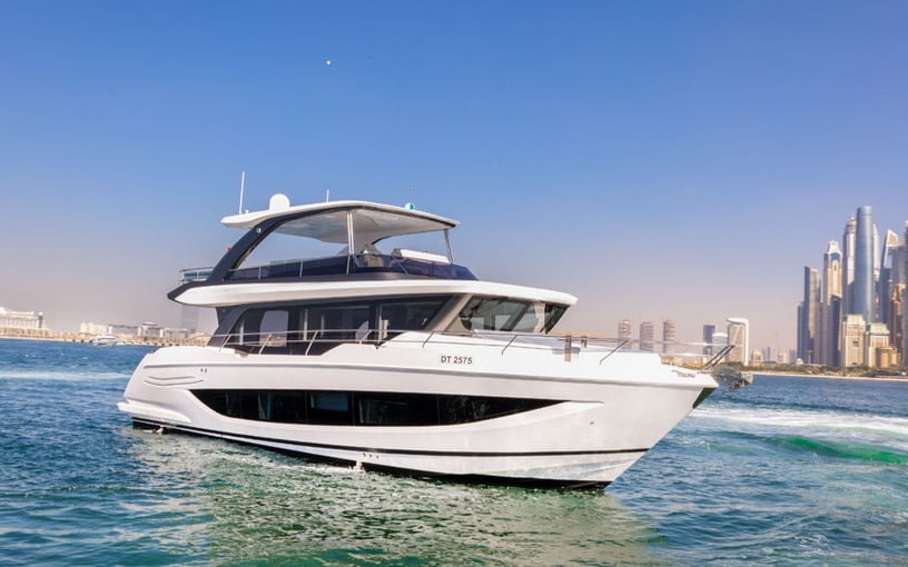 Sky Walker Axie X62 Sport 62 piede (19m) in affitto a Dubai