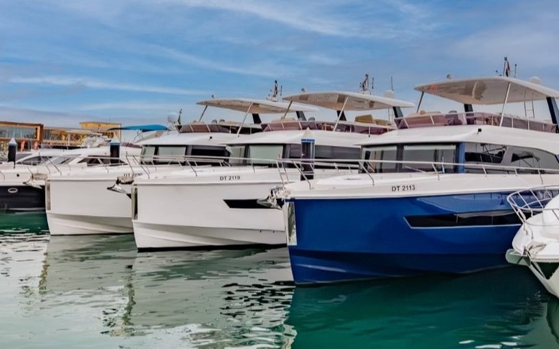 Motorboot Sky Walker Taka Blue 62 ft in Dubai Harbour te huur in Dubai