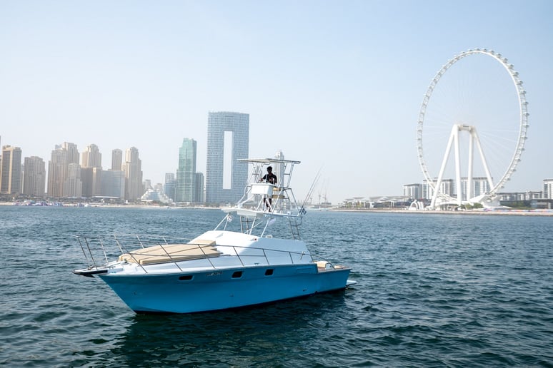A-Salt Weapon Sport Fishing 40 piede (13m) Barca a motore a Dubai Harbour in affitto a Dubai