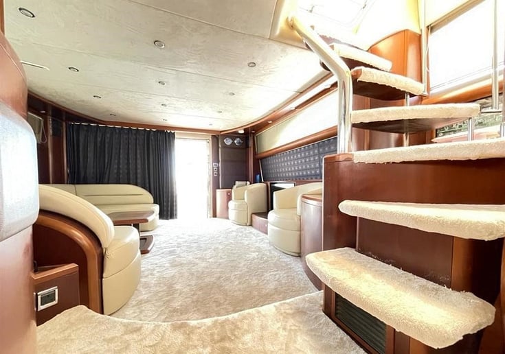 在迪拜 租 Princess Amotea 72 英尺 (22m) 动力船 在迪拜港 6