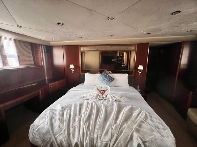 在迪拜 租 Princess Amotea 72 英尺 (22m) 动力船 在迪拜港 5