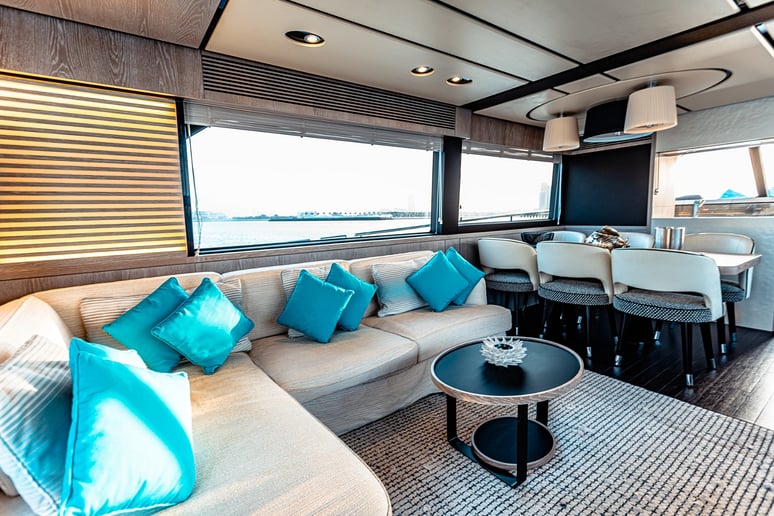 在迪拜 租 Azimut Magellano 66 英尺 (21m) 动力船 在迪拜滨海湾 10