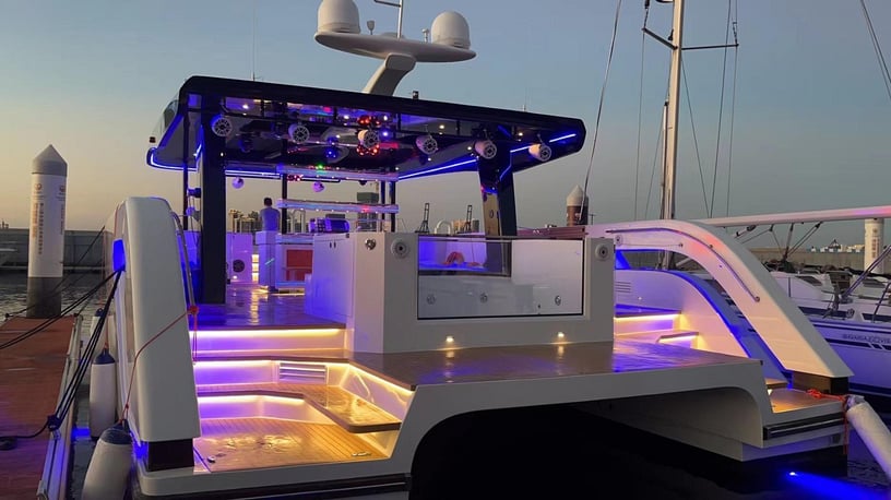 在迪拜 租 Catamaran Ozone 55 英尺 (17m) 双体船 在迪拜港 10