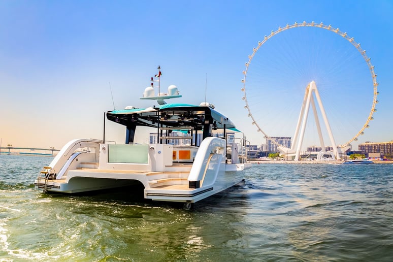 在迪拜 租 Catamaran Ozone 55 英尺 (17m) 双体船 在迪拜港 3