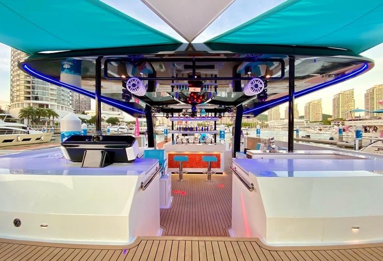 在迪拜 租 Catamaran Ozone 55 英尺 (17m) 双体船 在迪拜港 8