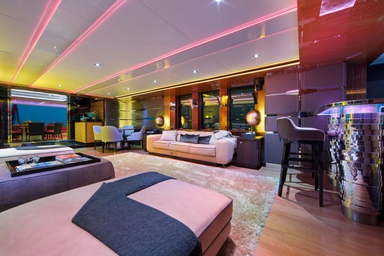 在迪拜 租 Benetti Code 8 164 英尺 (50m) 动力船 在迪拜港 6