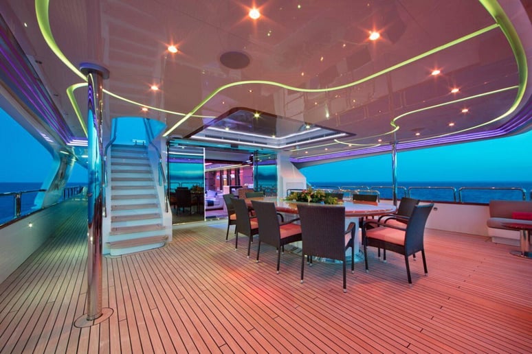 在迪拜 租 Benetti Code 8 164 英尺 (50m) 动力船 在迪拜港 2
