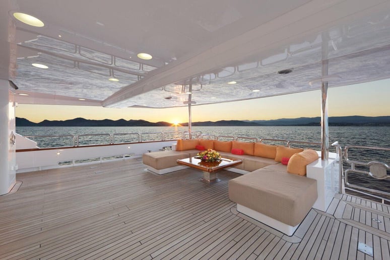 在迪拜 租 Benetti Code 8 164 英尺 (50m) 动力船 在迪拜港 3