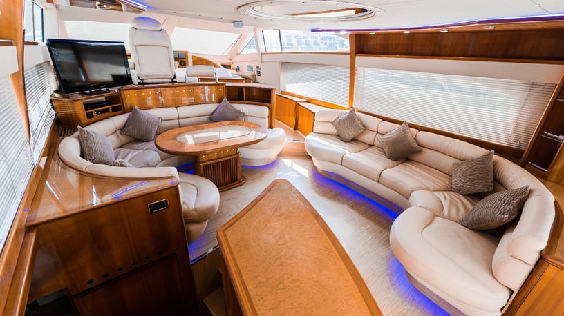 Motorboot Azimut Etosha 58 ft (18m) in Dubai Marina te huur in Dubai 7