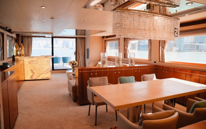 Dubai'de kiralık Etoupe A3 98 ft (30m) Motorlu tekne - Dubai Harbour 7