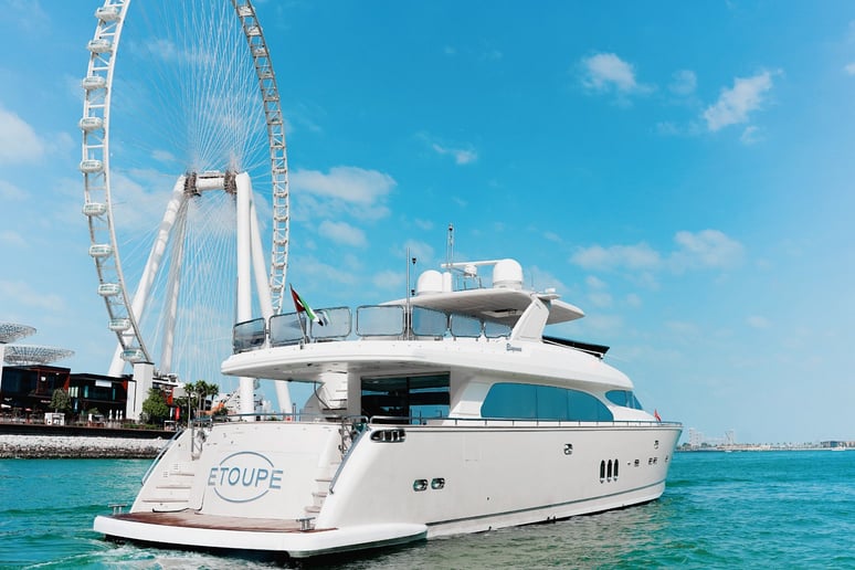 Dubai'de kiralık Etoupe A3 98 ft (30m) Motorlu tekne - Dubai Harbour 2