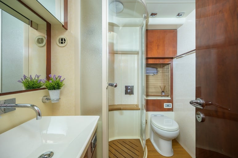 Fairline Squadron VAL 68 ft (21m) Power boat in Dubai Harbour for rent in Dubai