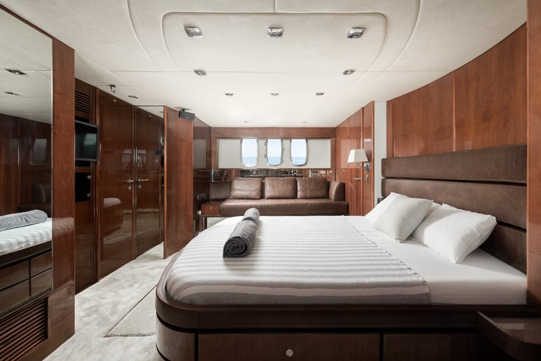 Fairline Squadron VAL 68 ft (21m) Power boat in Dubai Harbour for rent in Dubai 3