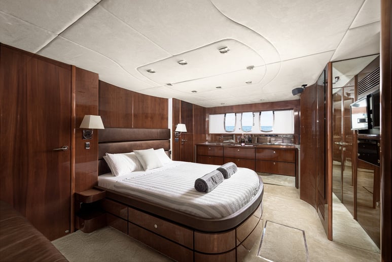 Fairline Squadron VAL 68 ft (21m) Power boat in Dubai Harbour for rent in Dubai 4