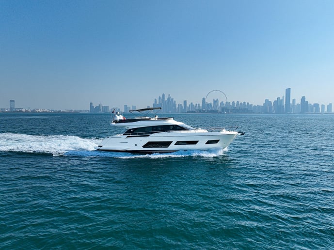 إيجار Ferretti 67 قدم (21m) زورق قوي فيدبي هاربر في دبي 10