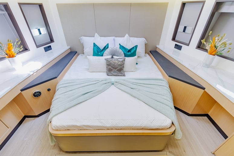 Sky Walker Gala 62 ft (19m) Power boat in Dubai Harbour for rent in Dubai 4