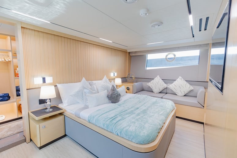 Sky Walker Gala 62 ft (19m) Power boat in Dubai Harbour for rent in Dubai 2