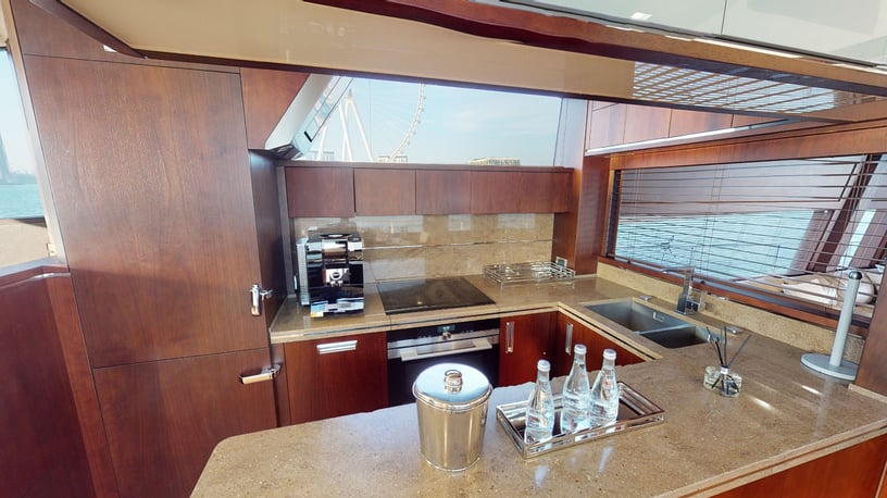 Galeon 78 Fu&szlig; (24m) Motorboot in Dubai Harbour  zur Miete in Dubai 12