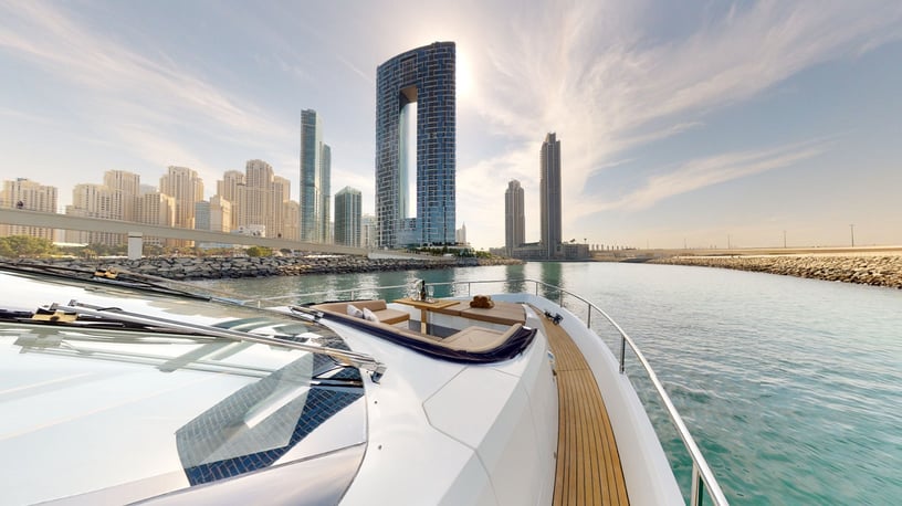 Galeon 78 Fu&szlig; (24m) Motorboot in Dubai Harbour  zur Miete in Dubai 8