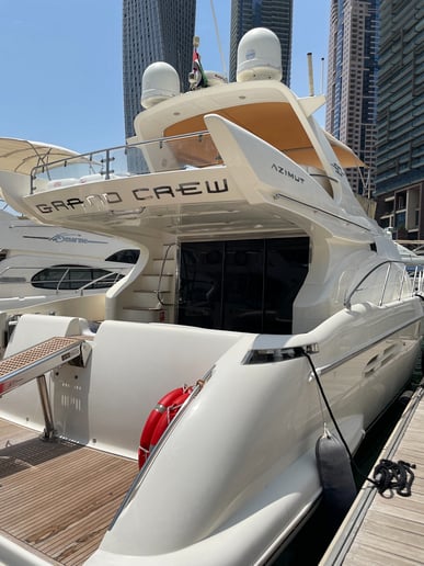 Azimut Grand Crew 50 ft (16m) Bateau &agrave; moteur &agrave; Dubai Harbour &agrave; louer &agrave; Duba&iuml; 2