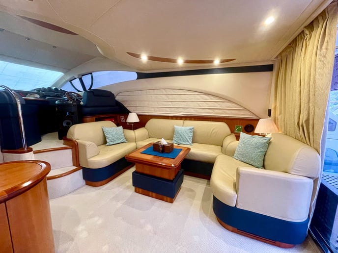 Azimut Grand Crew 50 ft (16m) Bateau &agrave; moteur &agrave; Dubai Harbour &agrave; louer &agrave; Duba&iuml; 5