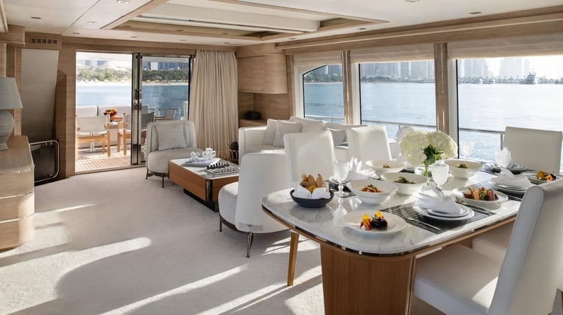 Dubai'de kiralık Haigan Jakuzi 90 ft (28m) Motorlu tekne - Dubai Harbour 5